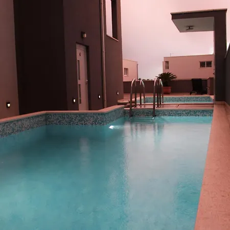 アパート Melassy マカルスカ