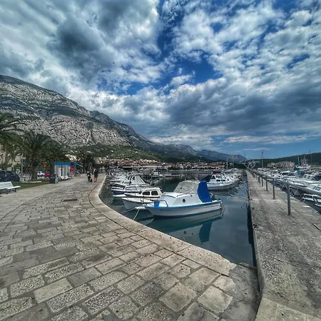 アパート Melassy