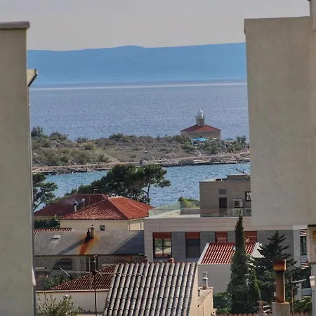 Melassy アパート *